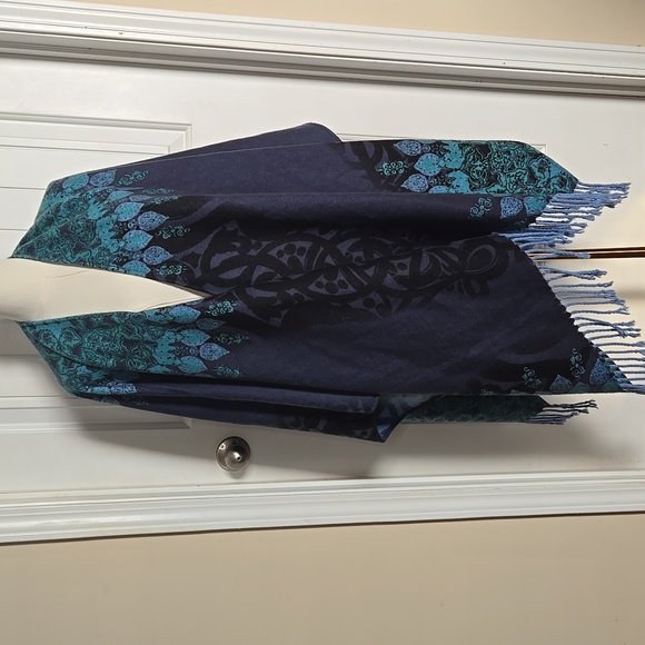 Chico’s Blue & Teal Patterned Poncho Shawl One Size- Cottagecore Coastal Grandma - Picture 2 of 6